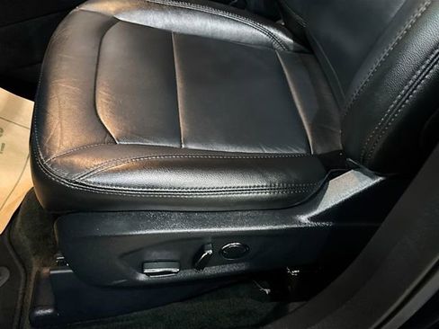 Used 2016 Ford Explorer XLT w/ Equipment Group 202A image 19