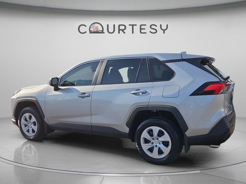 Certified 2025 Toyota RAV4 LE FWD image 3