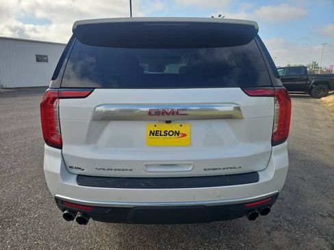 Used 2023 GMC Yukon XL Denali AWD/4WD image 4