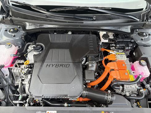 Used 2025 Hyundai Elantra SEL FWD image 27