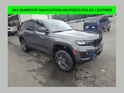 Used 2024 Jeep Grand Cherokee Trailhawk AWD/4WD image 1