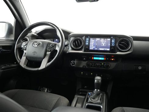 Used 2016 Toyota Tacoma TRD Sport w/ Premium & Technology Package image 10