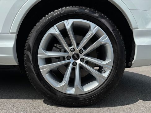 Used 2025 Audi Q7 3.0T Premium w/ Convenience Package AWD/4WD image 17