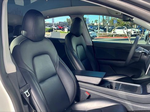 Used 2021 Tesla Model Y Performance image 7