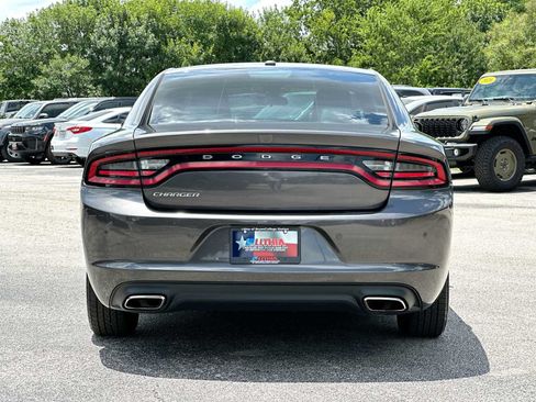 Used 2020 Dodge Charger SXT w/ Leather Interior Group RWD image 14