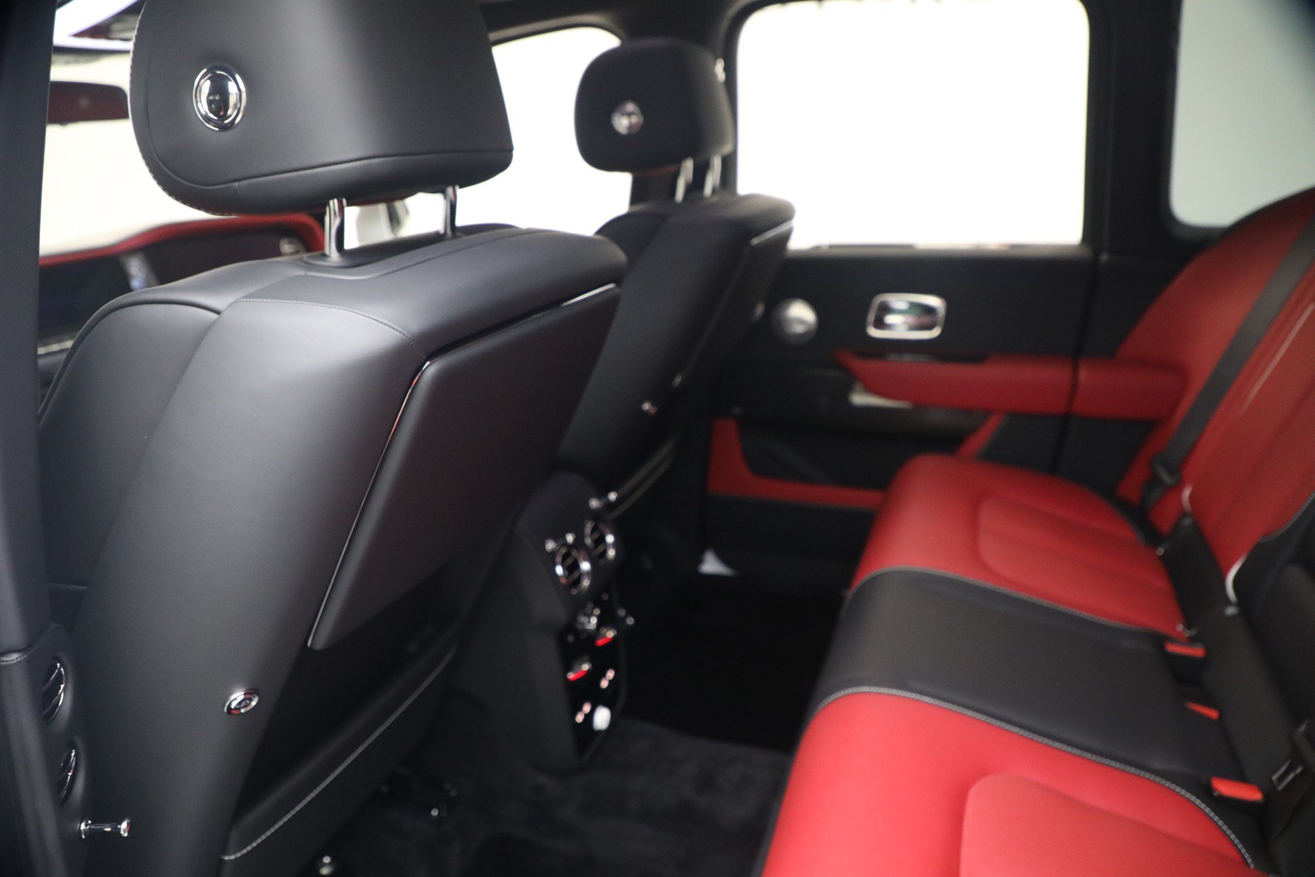New 2027 Rolls-Royce Cullinan Black Badge AWD/4WD image 28