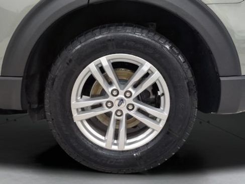 Used 2020 Ford Explorer XLT w/ Equipment Group 202A AWD/4WD image 25