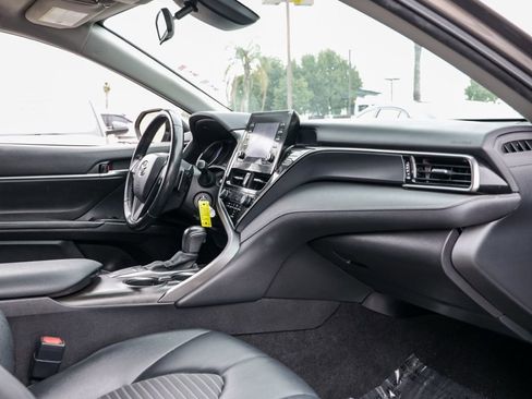 Used 2022 Toyota Camry SE image 20