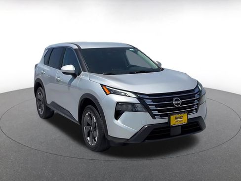Used 2025 Nissan Rogue SV FWD image 3