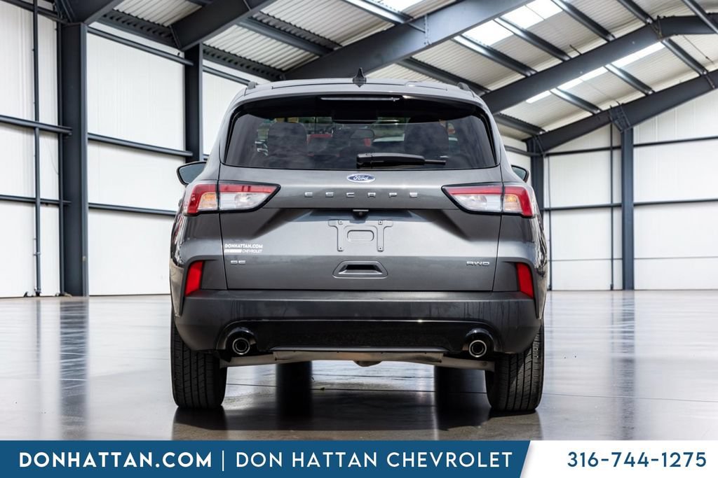Used 2022 Ford Escape SE w/ SE Sport Appearance Package AWD/4WD image 24