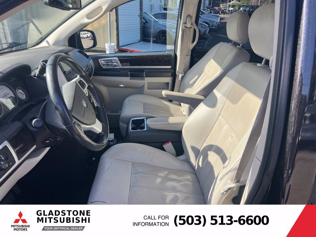 Used 2010 Dodge Grand Caravan SXT FWD image 10