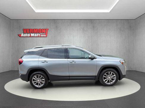 Used 2024 GMC Terrain SLT AWD/4WD image 9