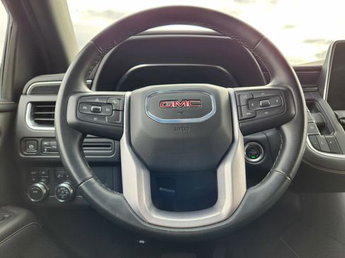 Used 2024 GMC Yukon XL SLT image 20