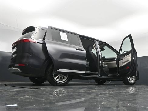 Used 2023 Kia Carnival LX FWD image 39