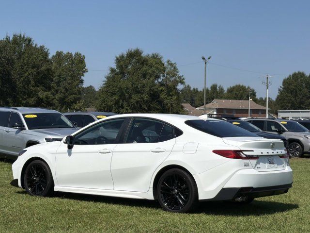 Used 2025 Toyota Camry SE FWD image 9