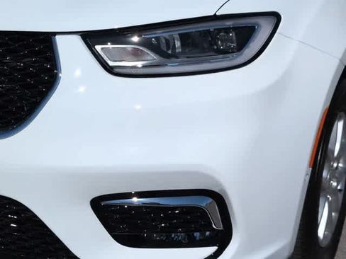 New 2026 Chrysler Pacifica Select FWD image 15