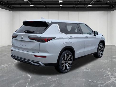 New 2026 Mitsubishi Outlander SE AWD/4WD image 5