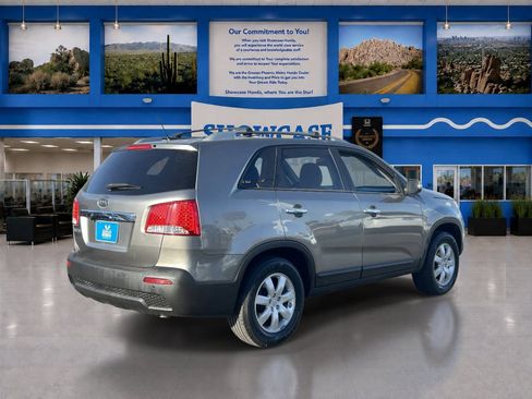 Used 2012 Kia Sorento LX w/ Convenience Pkg FWD image 10