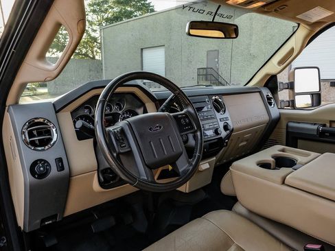 Used 2012 Ford F250 Lariat w/ Lariat Interior Pkg AWD/4WD image 3