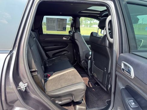 Used 2018 Jeep Grand Cherokee Altitude AWD/4WD image 30