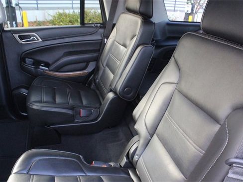 Used 2020 GMC Yukon Denali w/ Denali Premium Package image 12