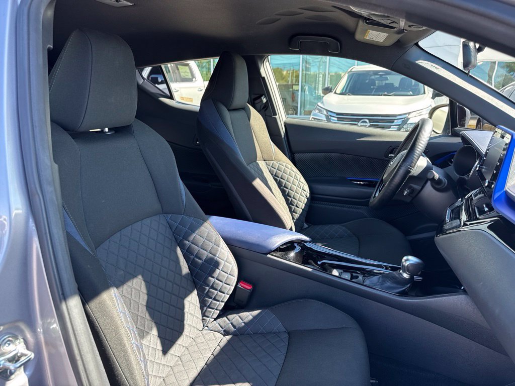 Used 2020 Toyota C-HR XLE FWD image 15