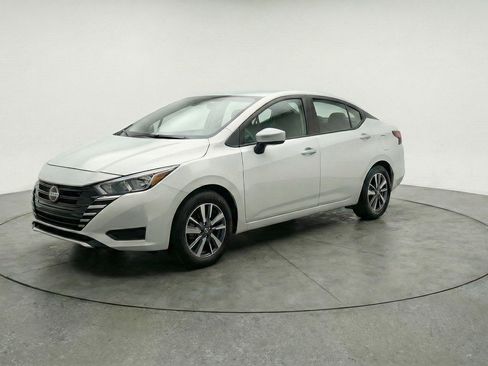 Used 2025 Nissan Versa SV FWD image 3