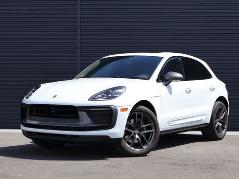 Certified 2023 Porsche Macan Turbo AWD/4WD image 1