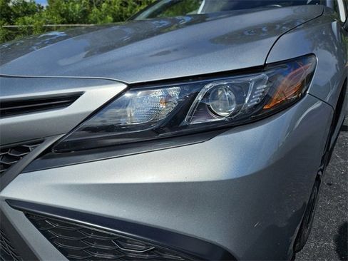 Used 2024 Toyota Camry SE image 8