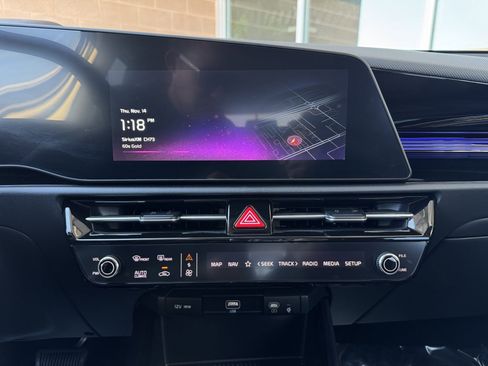 Used 2024 Kia Niro EX w/ EX Cold Weather Package image 21