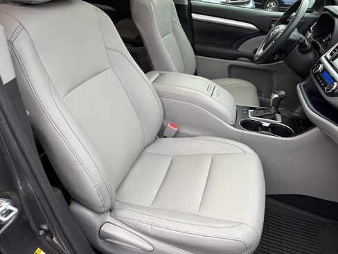 Used 2016 Toyota Highlander XLE image 44