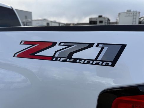 Used 2018 Chevrolet Silverado 2500 LT w/ LT Convenience Package image 10