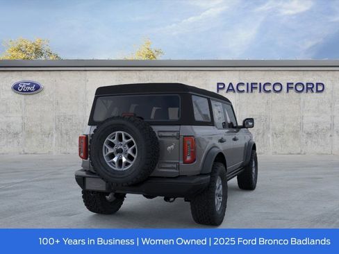 New 2025 Ford Bronco Badlands image 10