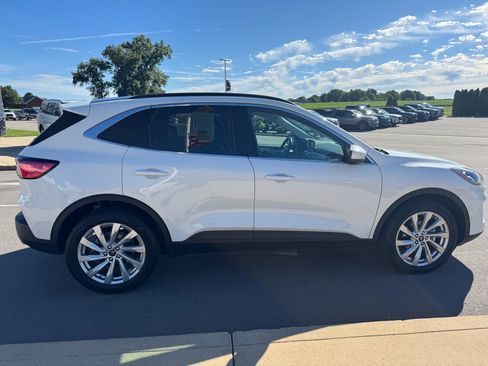 Used 2021 Ford Escape Titanium w/ Titanium Elite Package AWD/4WD image 9