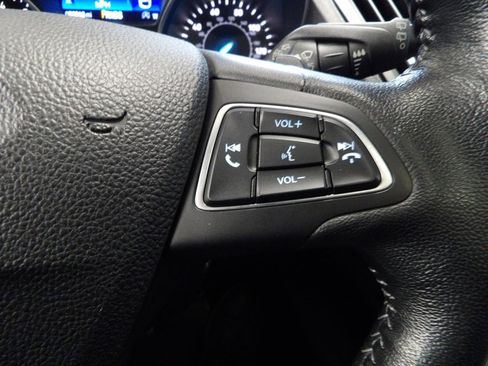 Used 2017 Ford Escape Titanium image 30