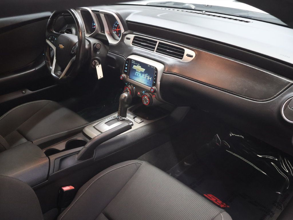Used 2015 Chevrolet Camaro SS w/ RS Package RWD image 10