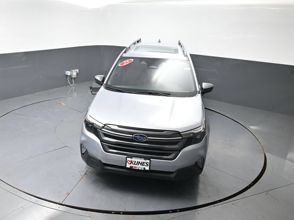 Used 2025 Subaru Forester Premium AWD/4WD image 43