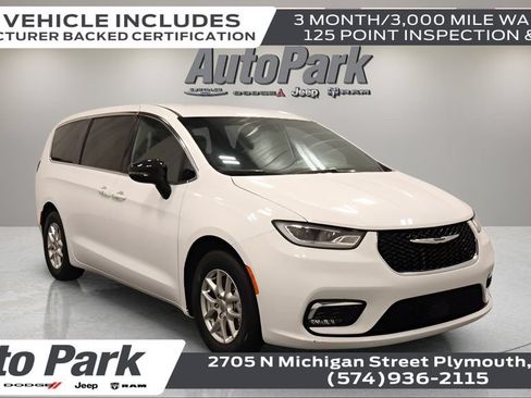 Certified 2025 Chrysler Pacifica Select FWD image 1