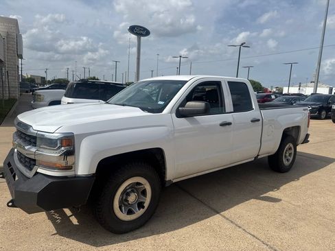 Used 2018 Chevrolet Silverado 1500 W/T w/ WT Convenience Package AWD/4WD image 1