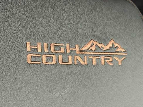 Used 2025 Chevrolet Silverado 2500 High Country w/ Technology Package AWD/4WD image 19