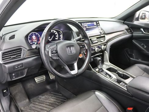 Used 2018 Honda Accord Sport image 19