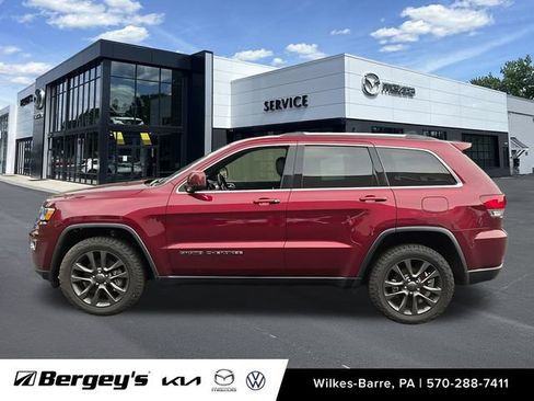 Used 2021 Jeep Grand Cherokee Laredo X AWD/4WD image 9