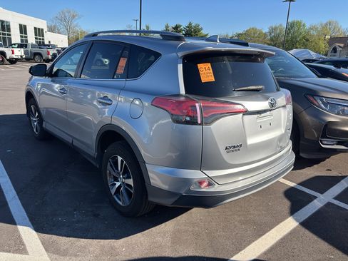 Used 2018 Toyota RAV4 XLE image 4