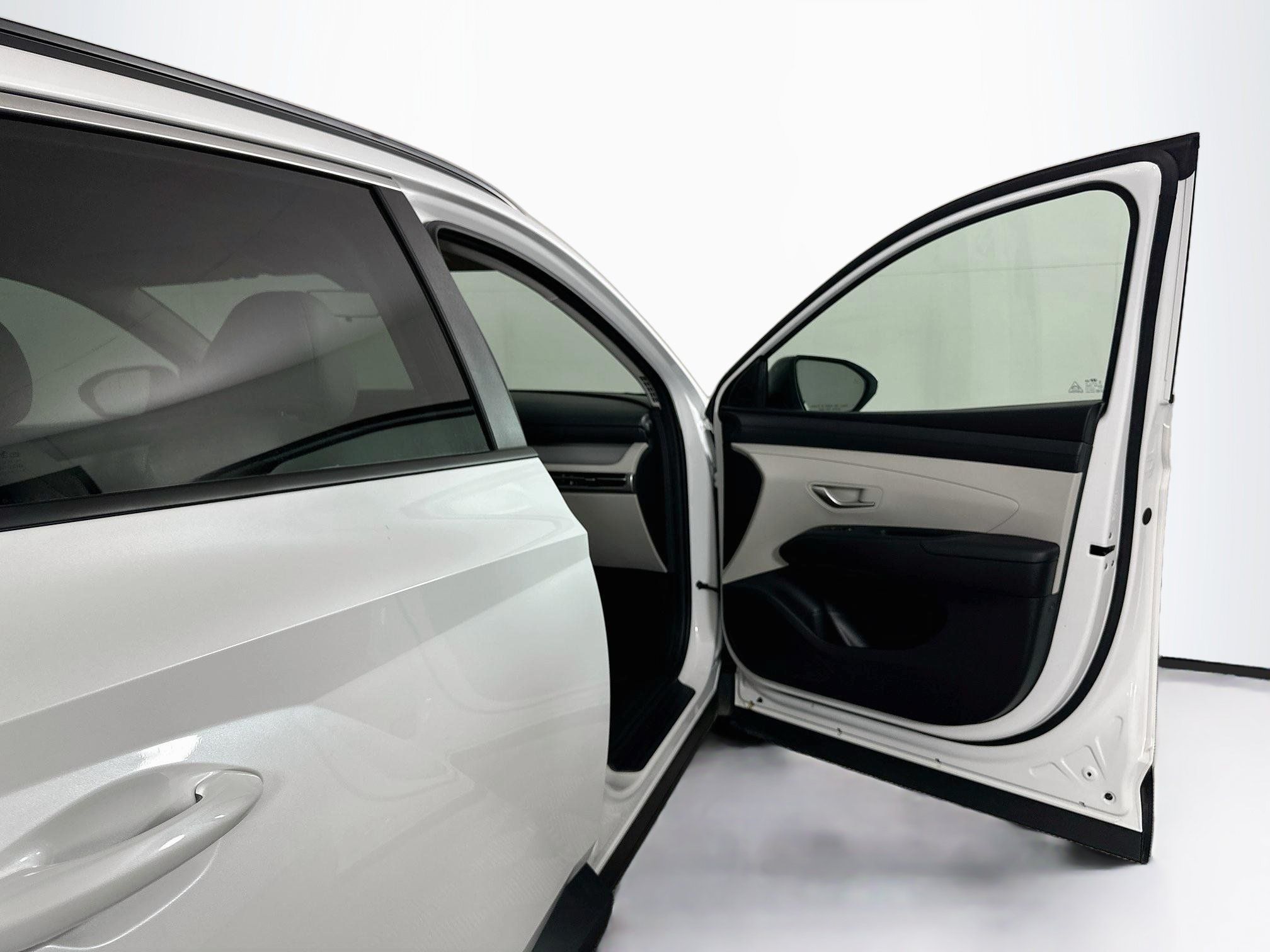 Used 2025 Hyundai Tucson SEL FWD image 31