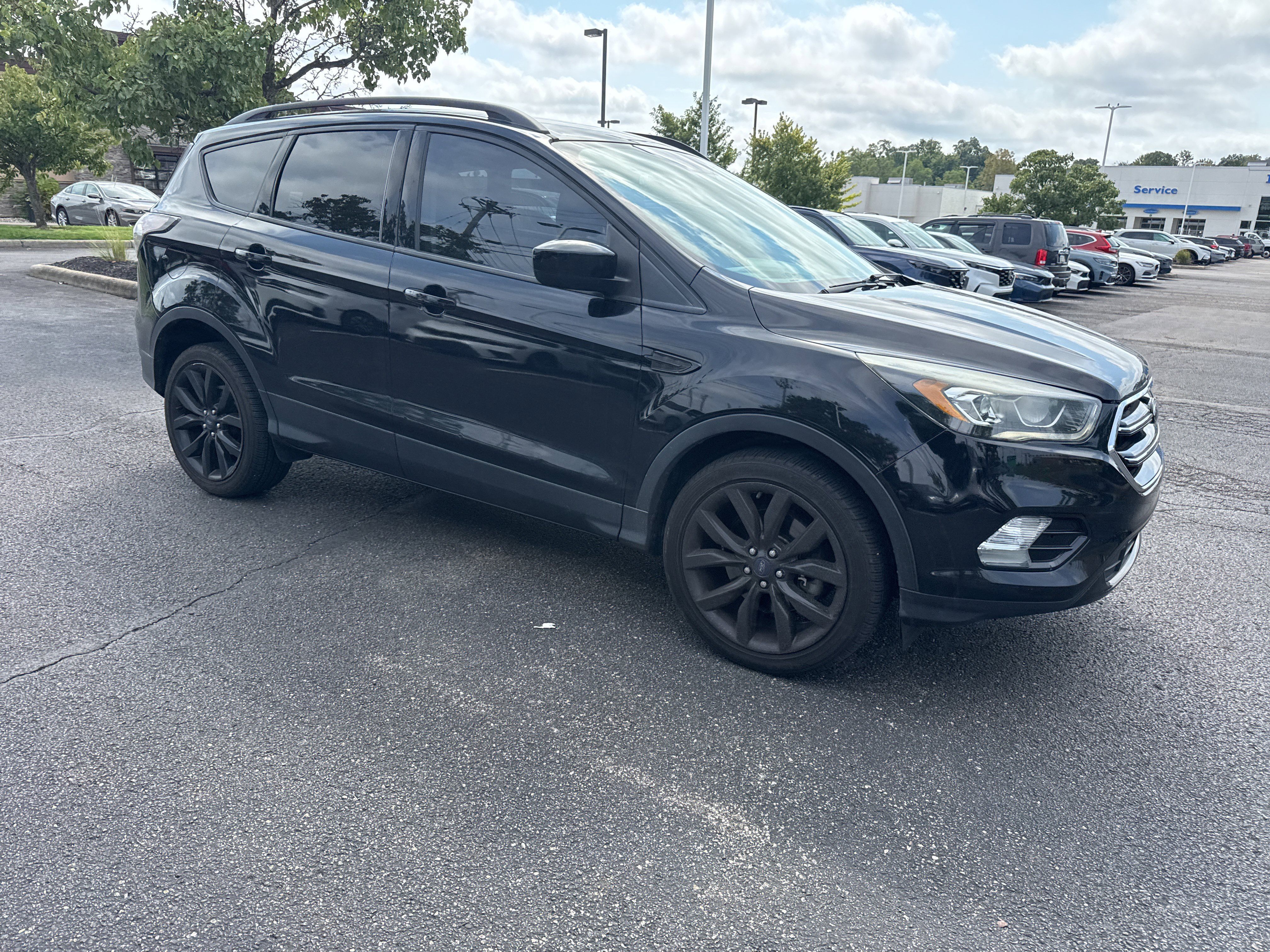 Used 2017 Ford Escape SE w/ SE Sport Appearance Package AWD/4WD image 20