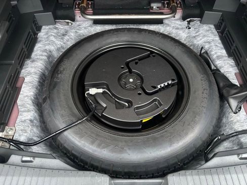 Used 2023 Nissan Rogue SV image 9