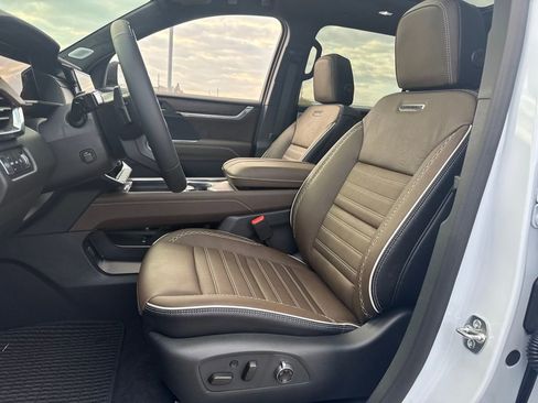 New 2026 GMC Acadia Denali Ultimate w/ LPO, Floor Liner Package image 16