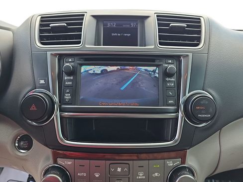 Used 2013 Toyota Highlander Limited FWD image 23