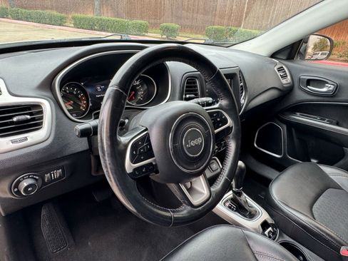 Used 2019 Jeep Compass Latitude w/ Popular Equipment Group image 21