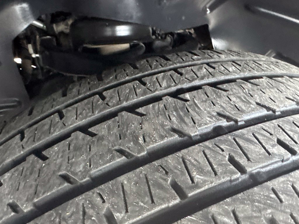 Used 2019 RAM 1500 Laramie AWD/4WD image 3